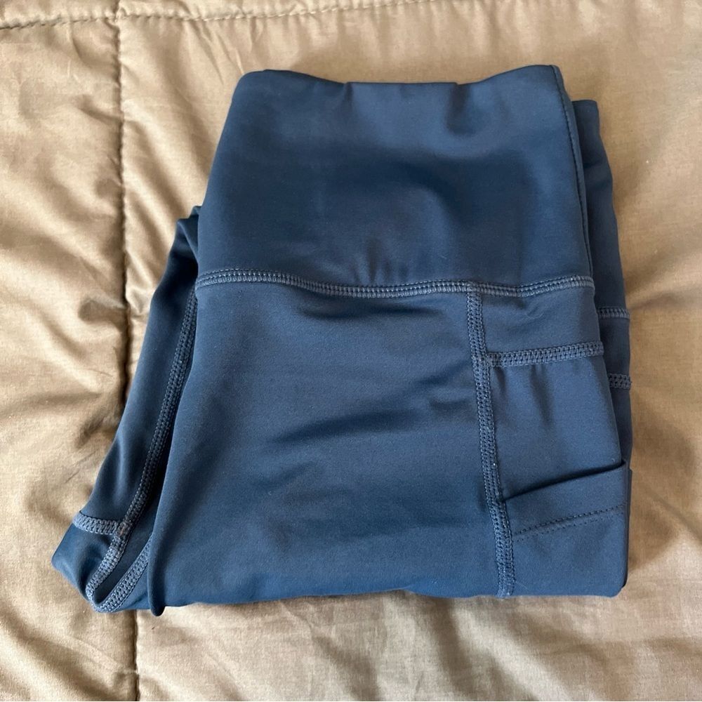 Zyia Blue Pocket Crop Legging Estimated Size 6-8